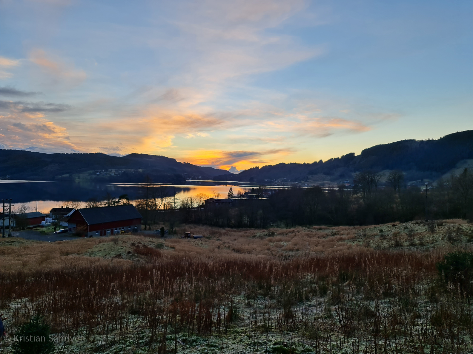 November 2021: Solnedgang over Kalandsvatnet.